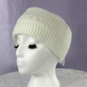 Calvin Klein White Ribbed Knit Beanie Hat–Classic Logo Winter Cap, Unisex Style